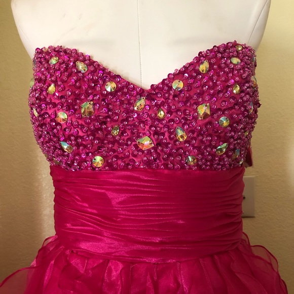Prom or party dress - Picture 1 of 3